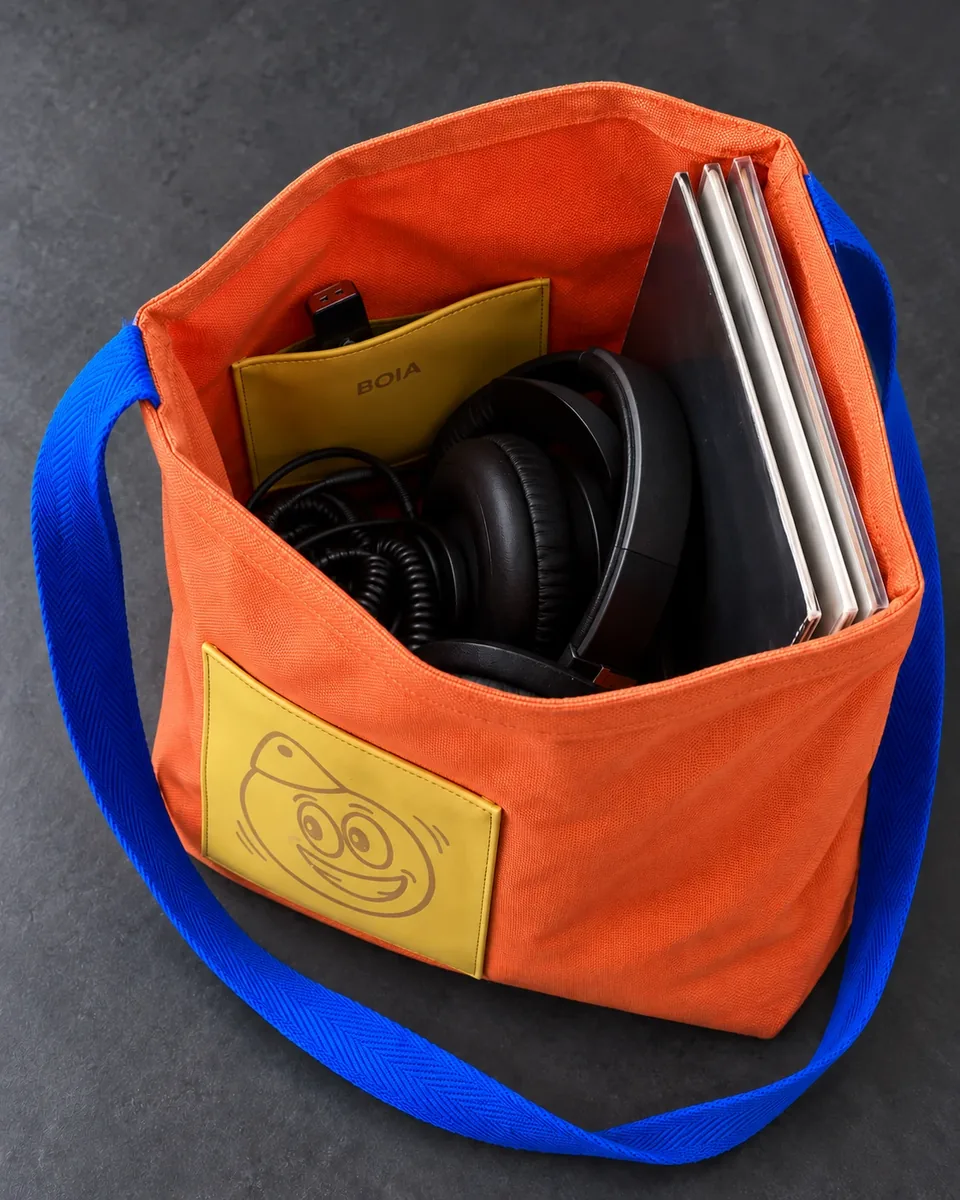 Tote bag BOIA llena, vista de frente
